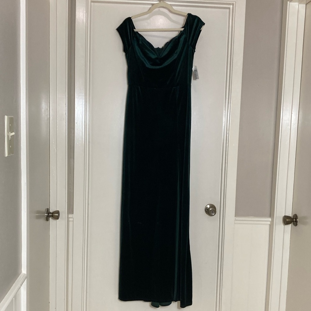 NWT Windsor Hunter Green Velvet Dress Size 13/14